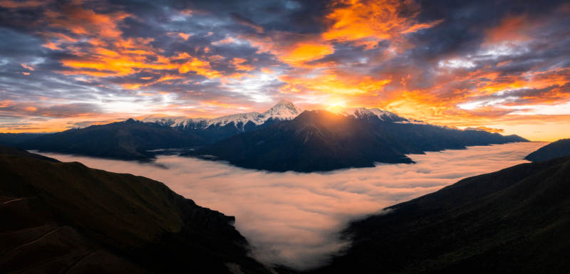 云海日出 山峦壮丽图片