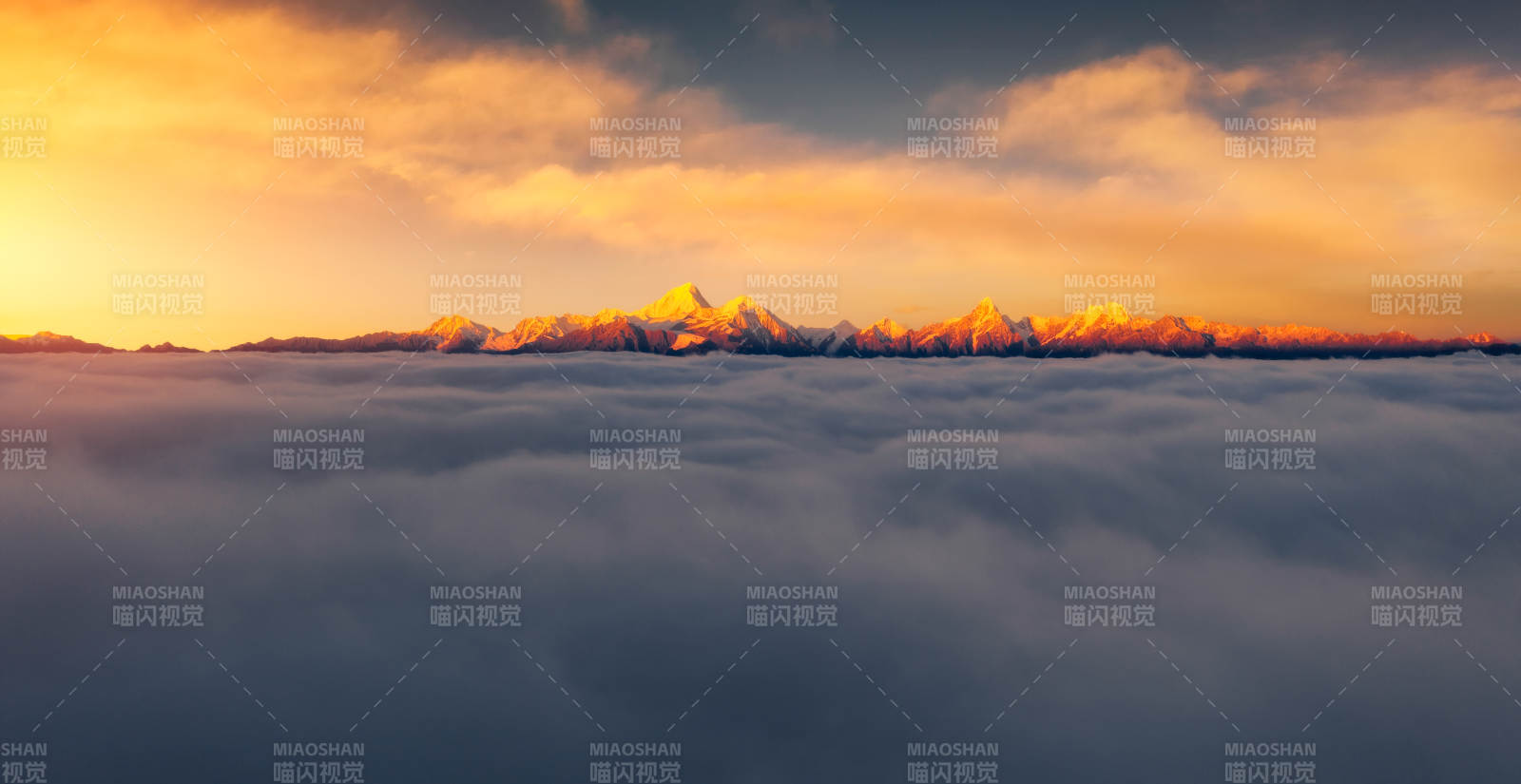 云海日出 雪山巍峨图片