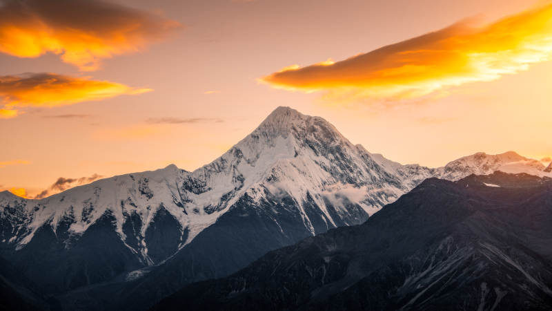 雪山夕照 壮丽景色图片