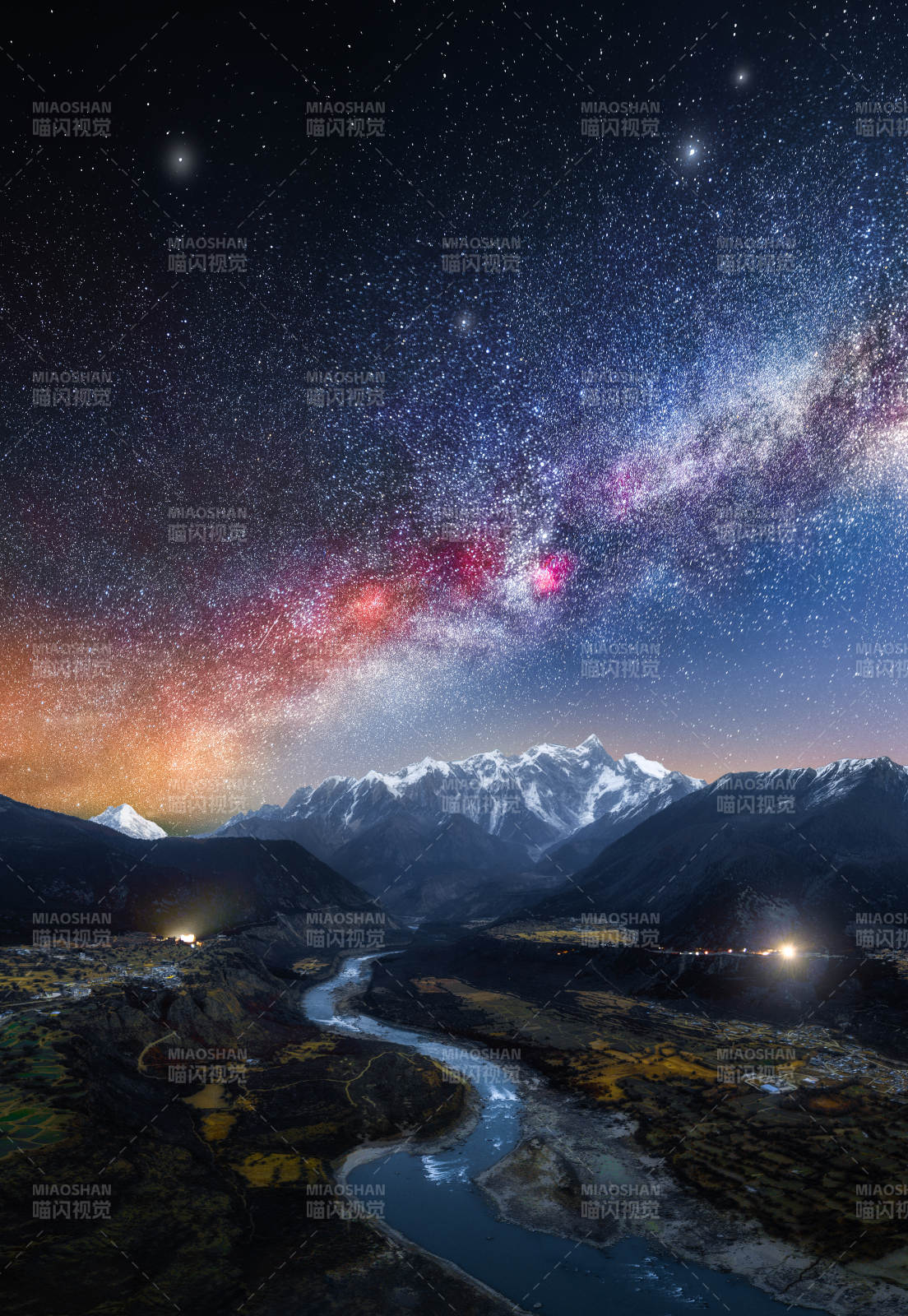 星河璀璨 雪山静谧图片