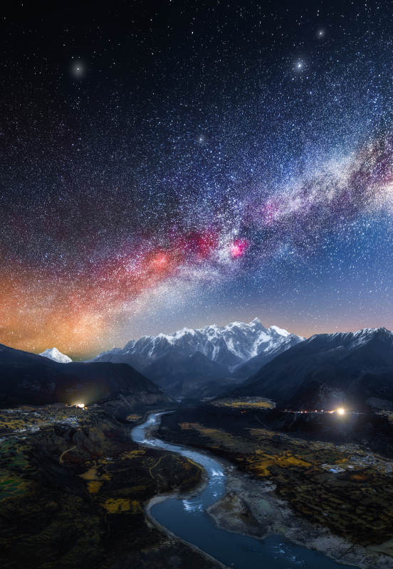 星河璀璨 雪山静谧图片