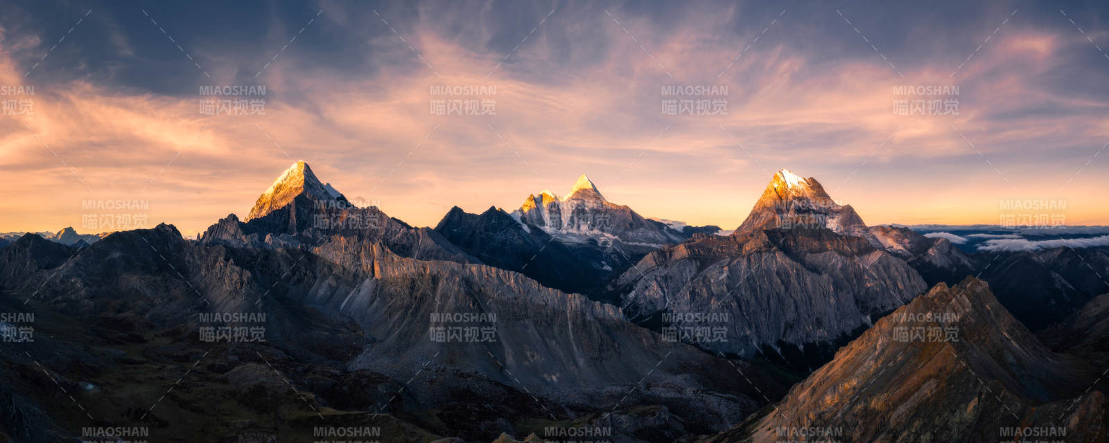 雪山日落 壮丽景色图片