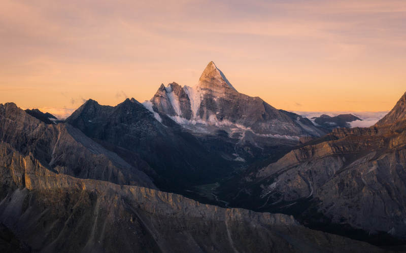 雪山日落 壮丽景色图片