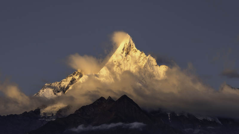 雪山云海 壮丽奇观图片