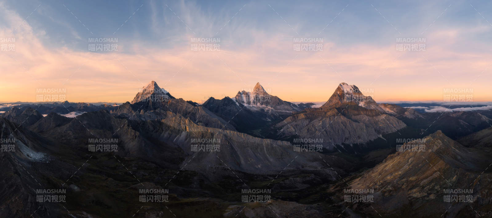 雪山晨曦 壮丽山河图片
