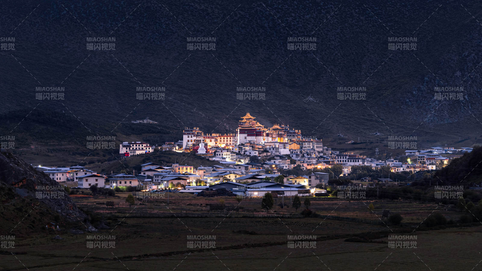 香格里拉松赞林寺图片