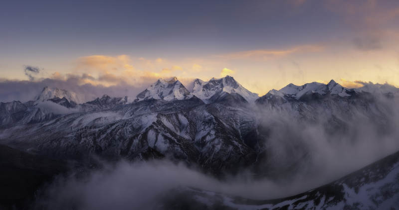 雪山云海 晨曦初照图片