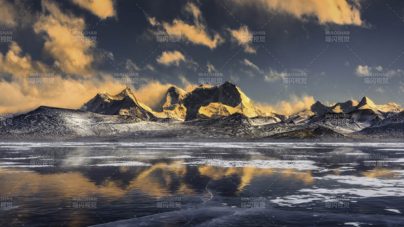 雪山倒影 冬日奇景图片