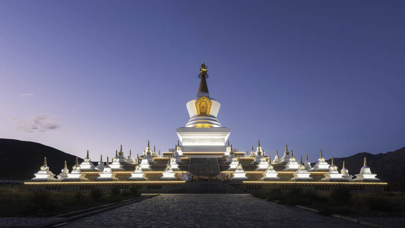 夜幕下的佛塔群景图片