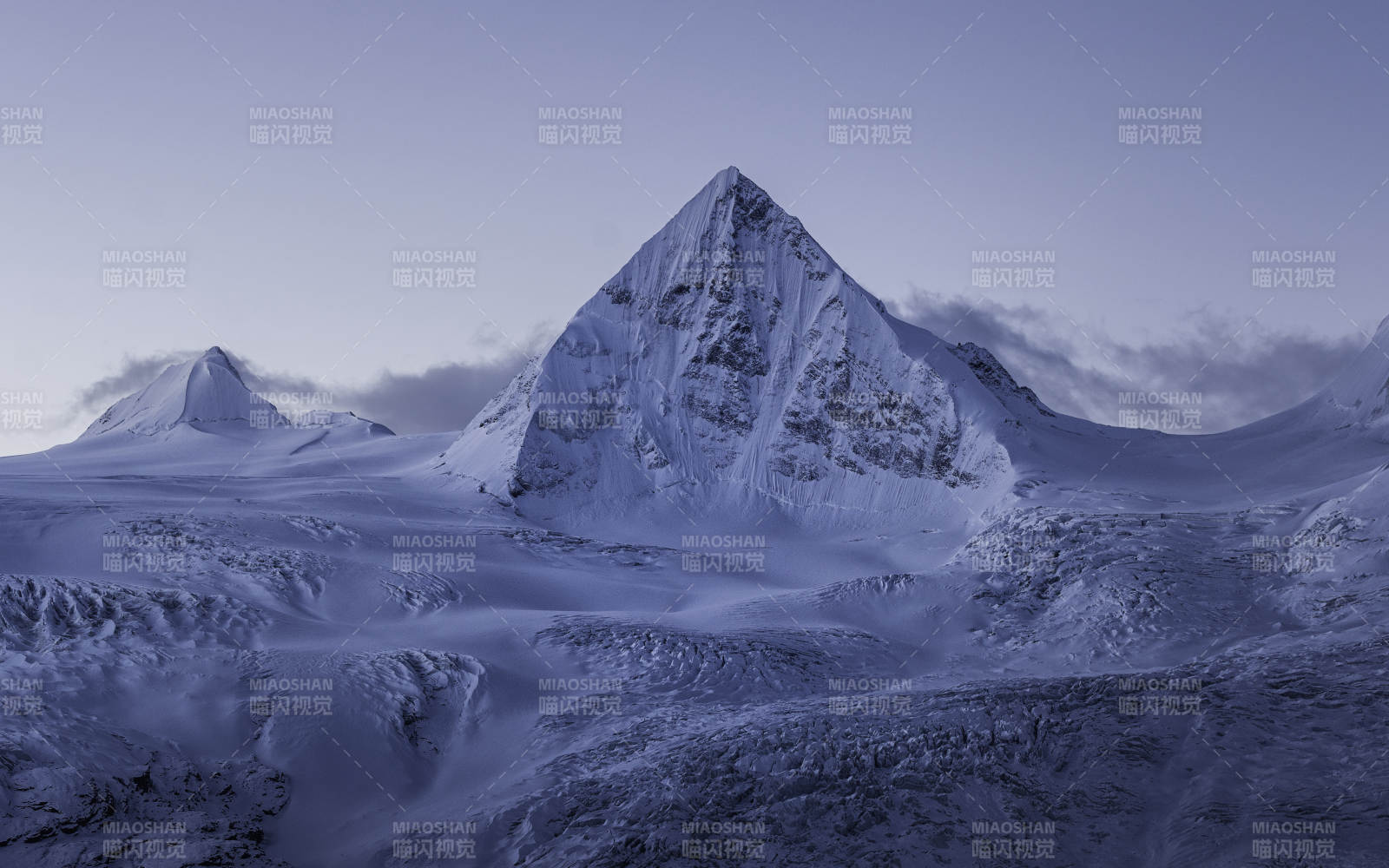 雪山之巅 静谧壮观图片