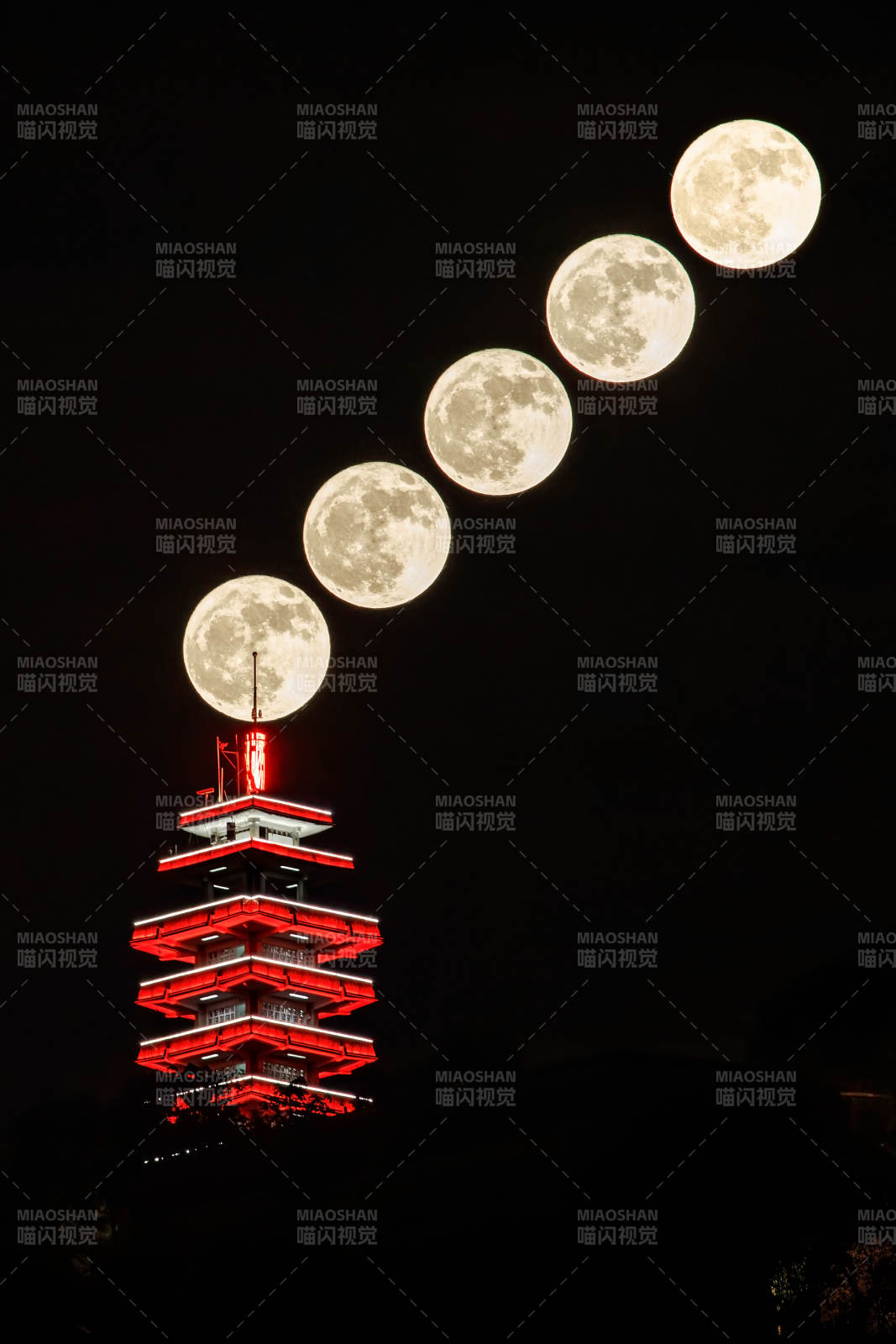 鹅岭月升塔影夜辉煌图片