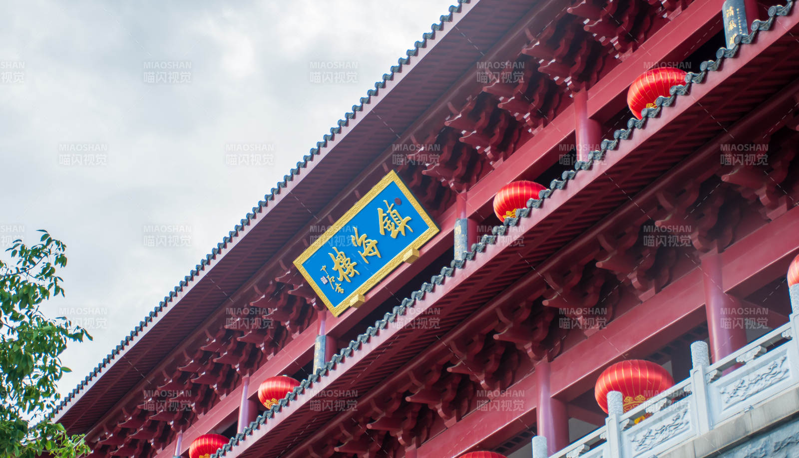 镇海楼红灯笼高挂图片