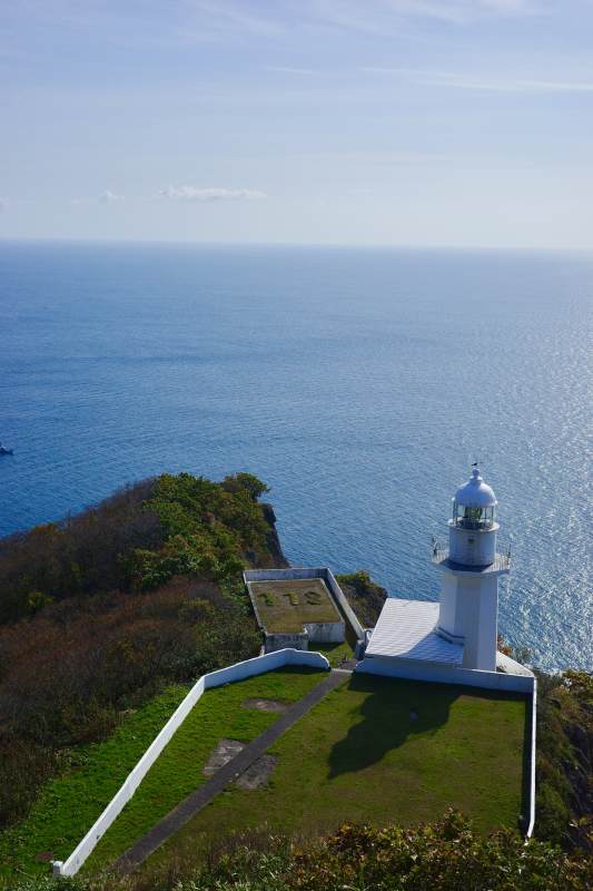 地球岬 海边灯塔与晴空图片