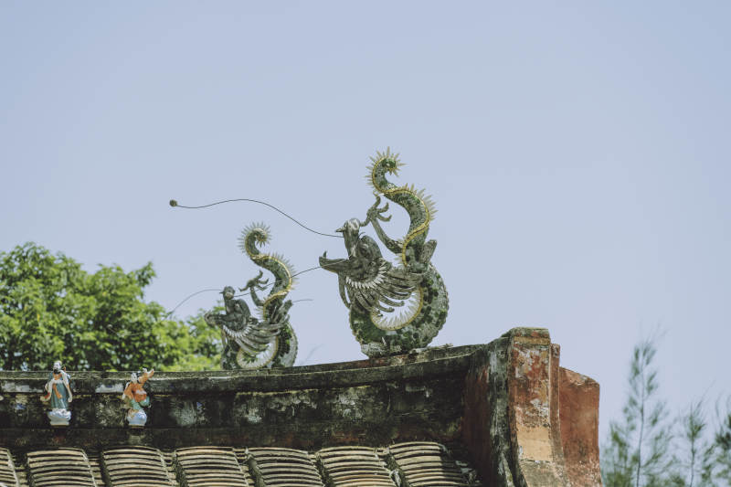 古建筑屋顶龙形装饰图片