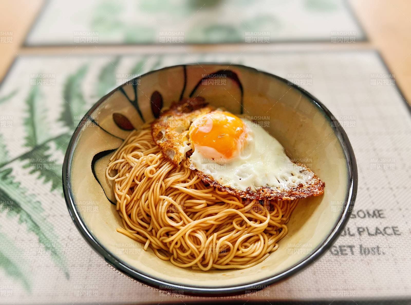 鸡蛋拌面 美味早餐图片