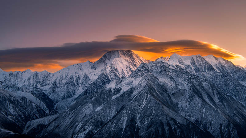 雪山晨曦 云海奇观图片