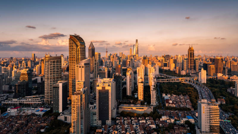 都市黄昏 高楼林立图片