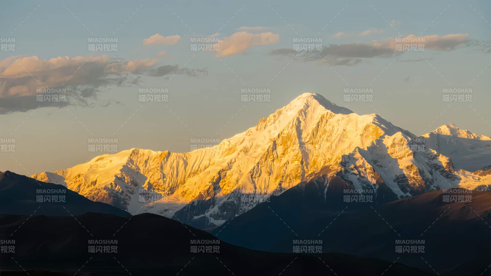 雪山日落 光辉闪耀图片