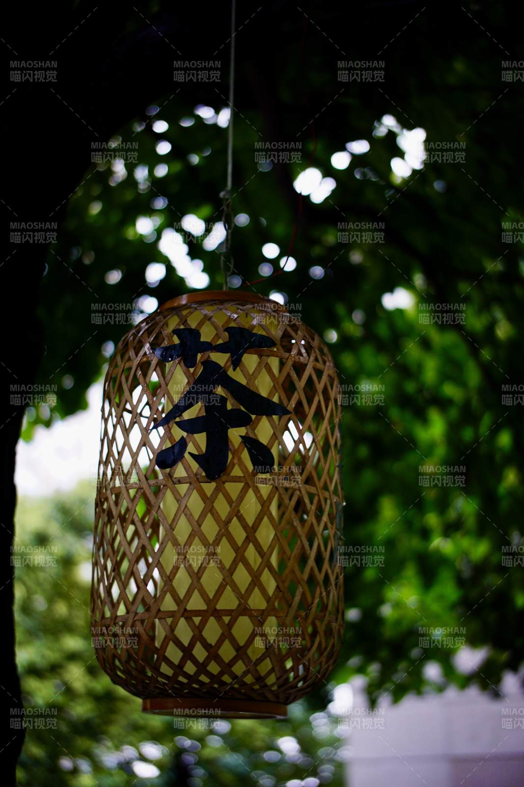 竹编灯笼 茶香四溢图片