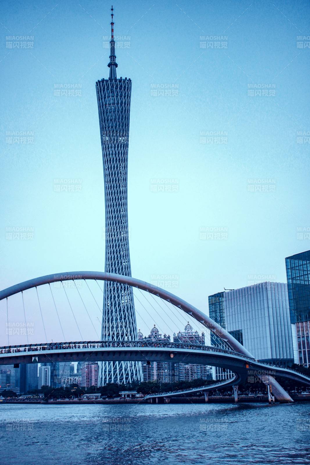 广州塔与猎德大桥夜景图片