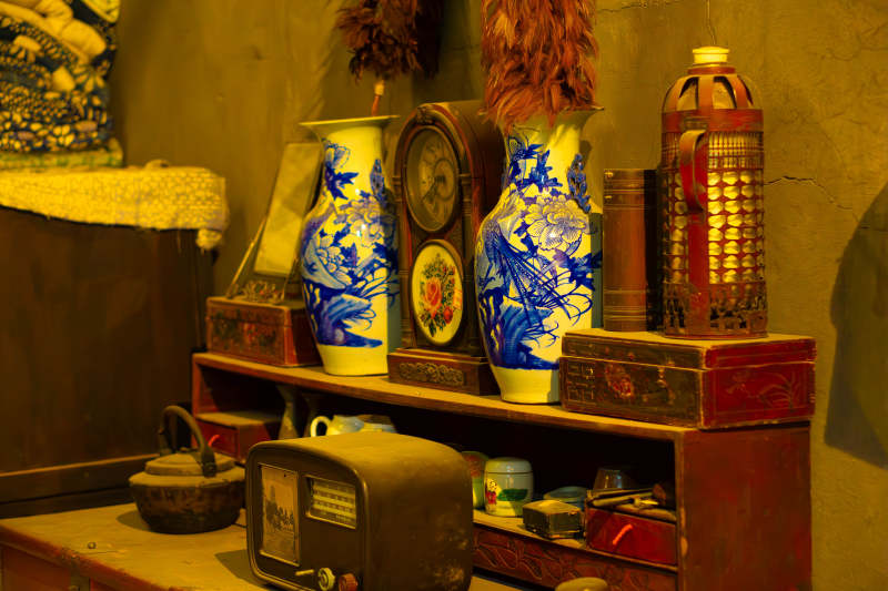 复古物件陈列柜图片