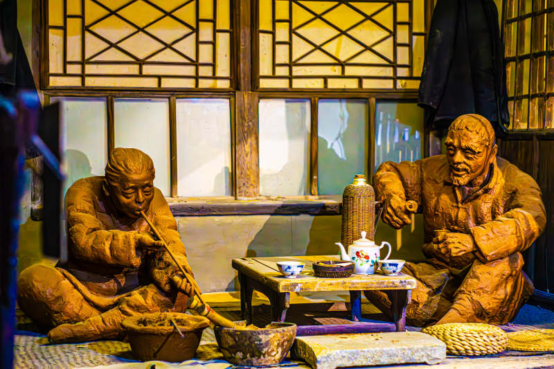 古风茶艺场景雕塑展示图片