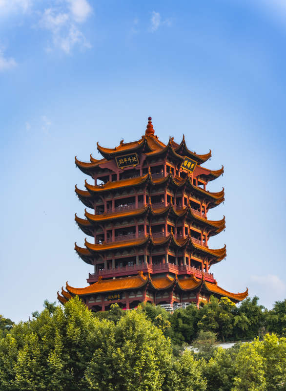 黄鹤楼巍峨耸立云端图片