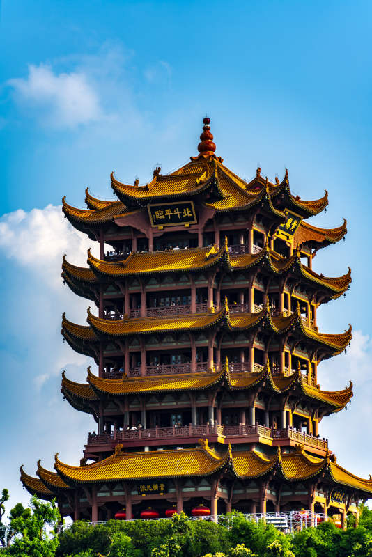 黄鹤楼巍峨耸立云端图片