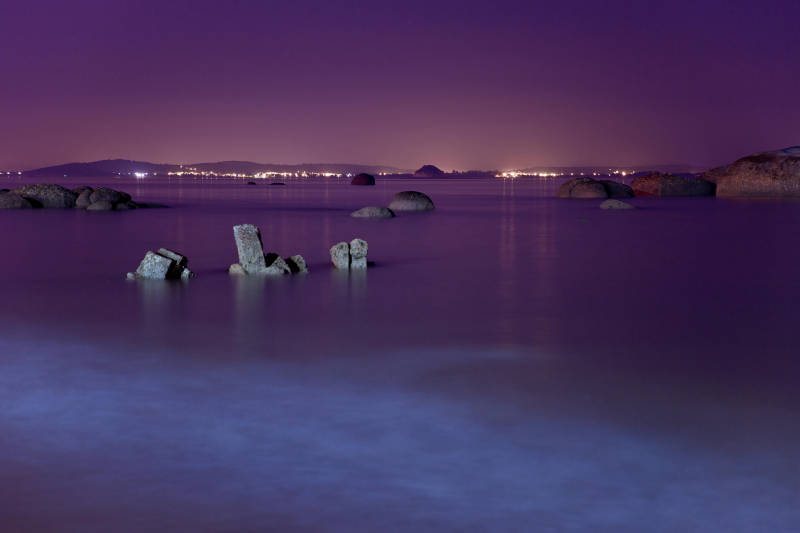 夜色湖畔 静谧如梦图片