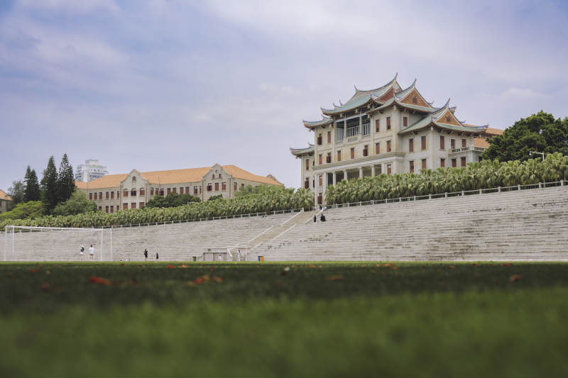 厦门大学建南大礼堂图片