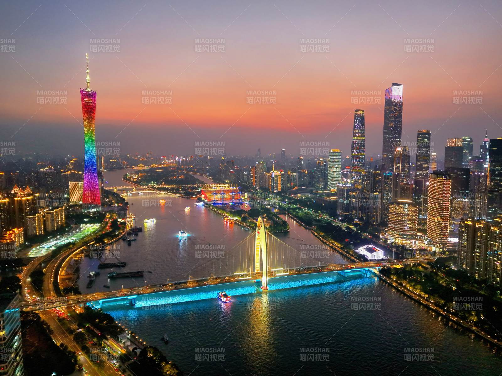 广州夜景 塔桥辉映珠江图片