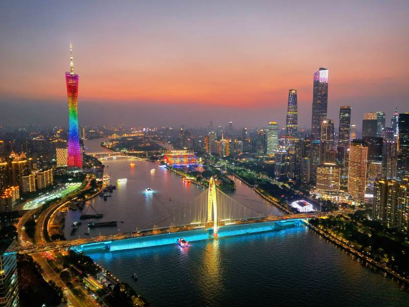 广州夜景 塔桥辉映珠江图片