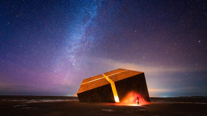 星空下的神秘建筑图片