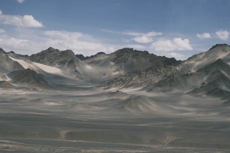 月球地貌-黑独山图片