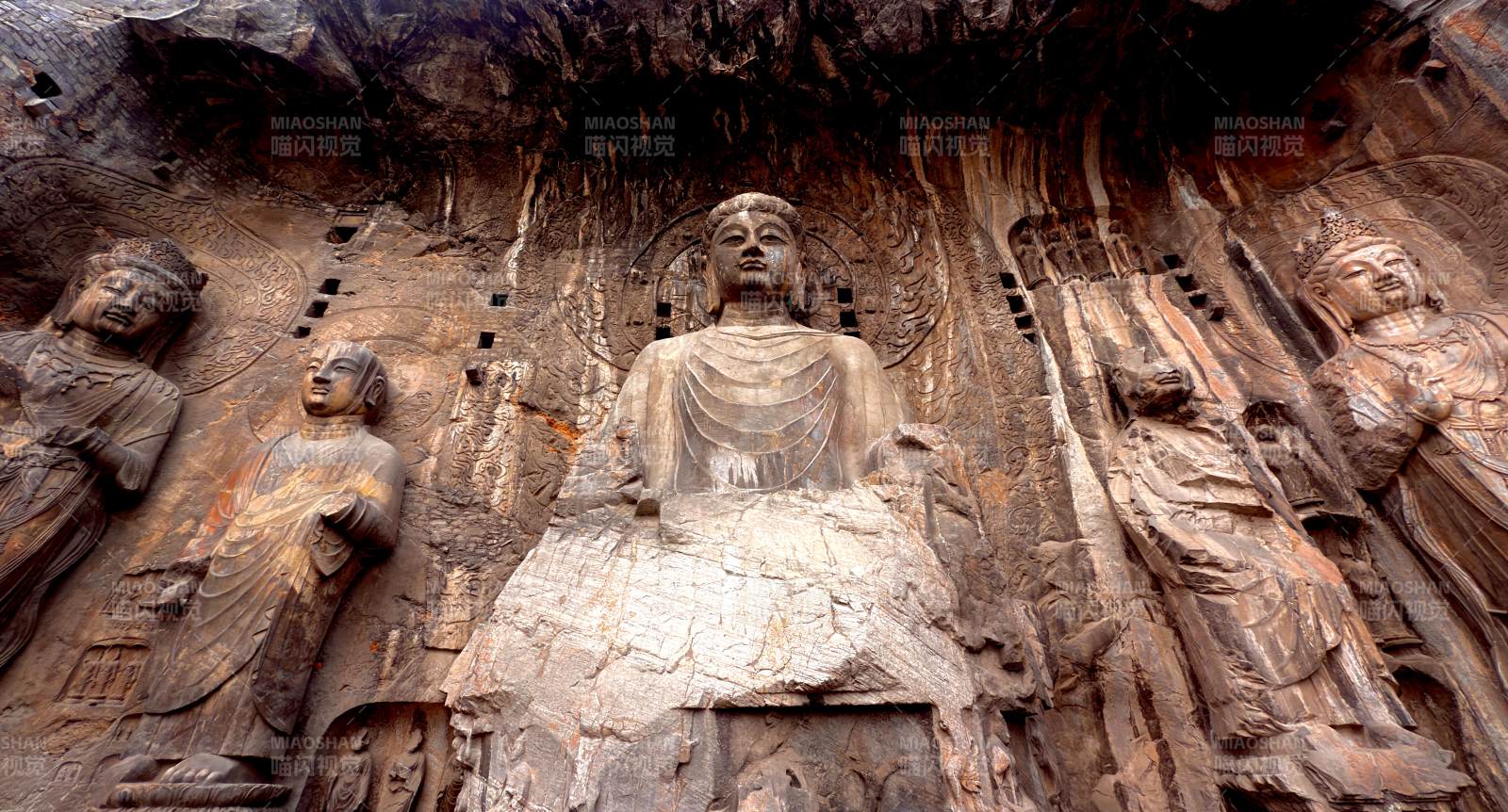 龙门石窟佛像群雕图片