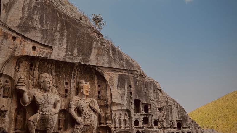 龙门石窟雕像群图片