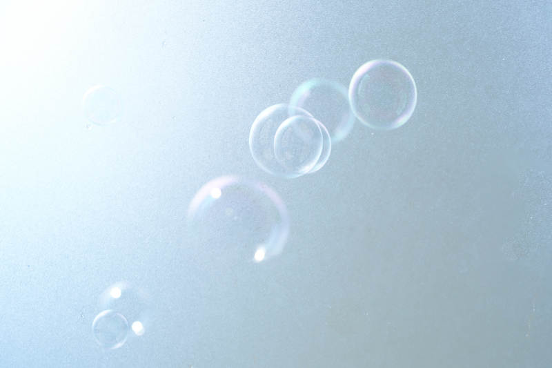 空中漂浮的泡泡图片