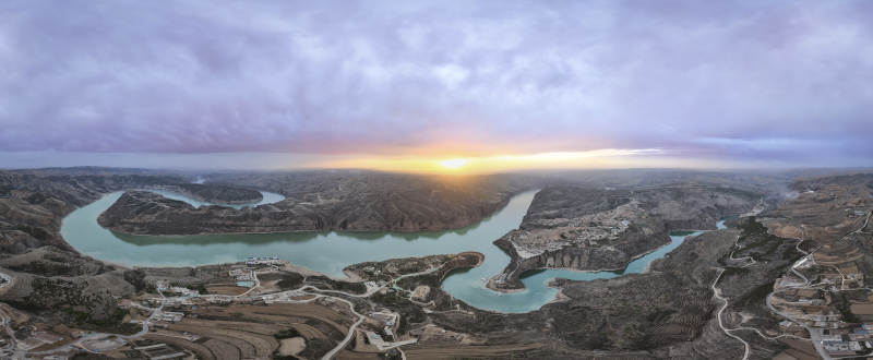 黄河入晋第一弯全景图图片