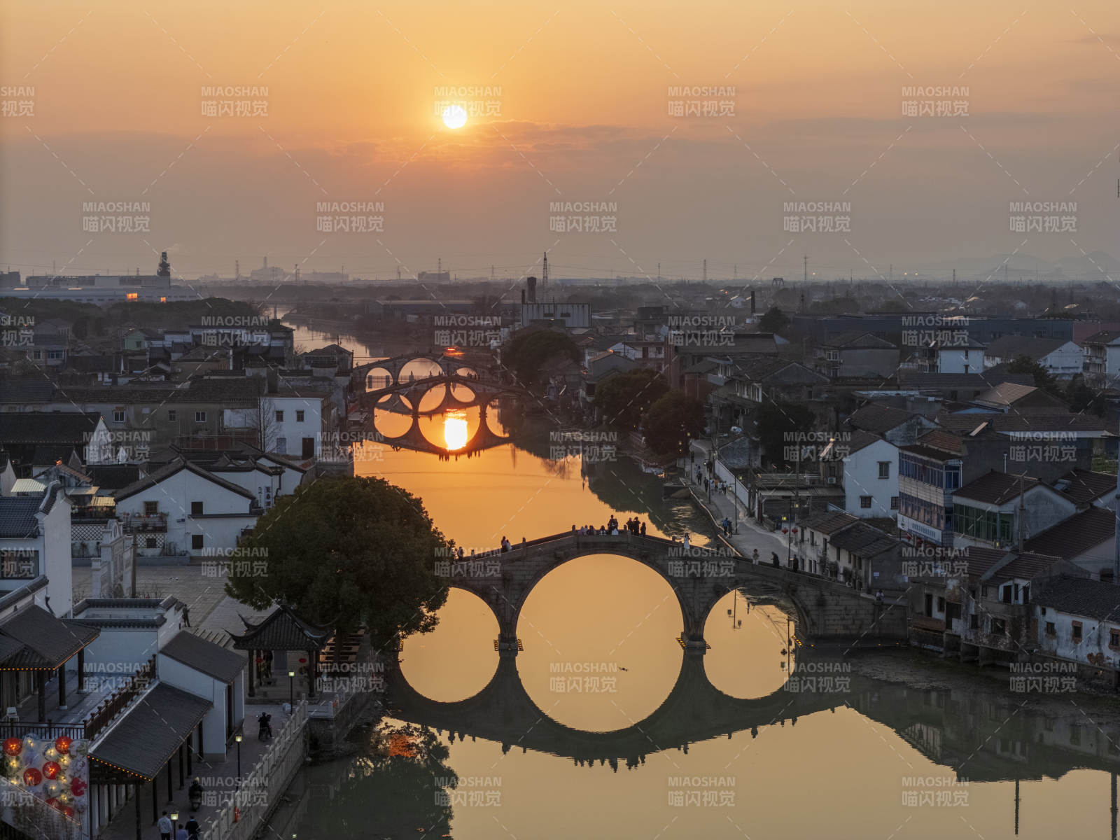 双林古镇夕阳映三桥图片