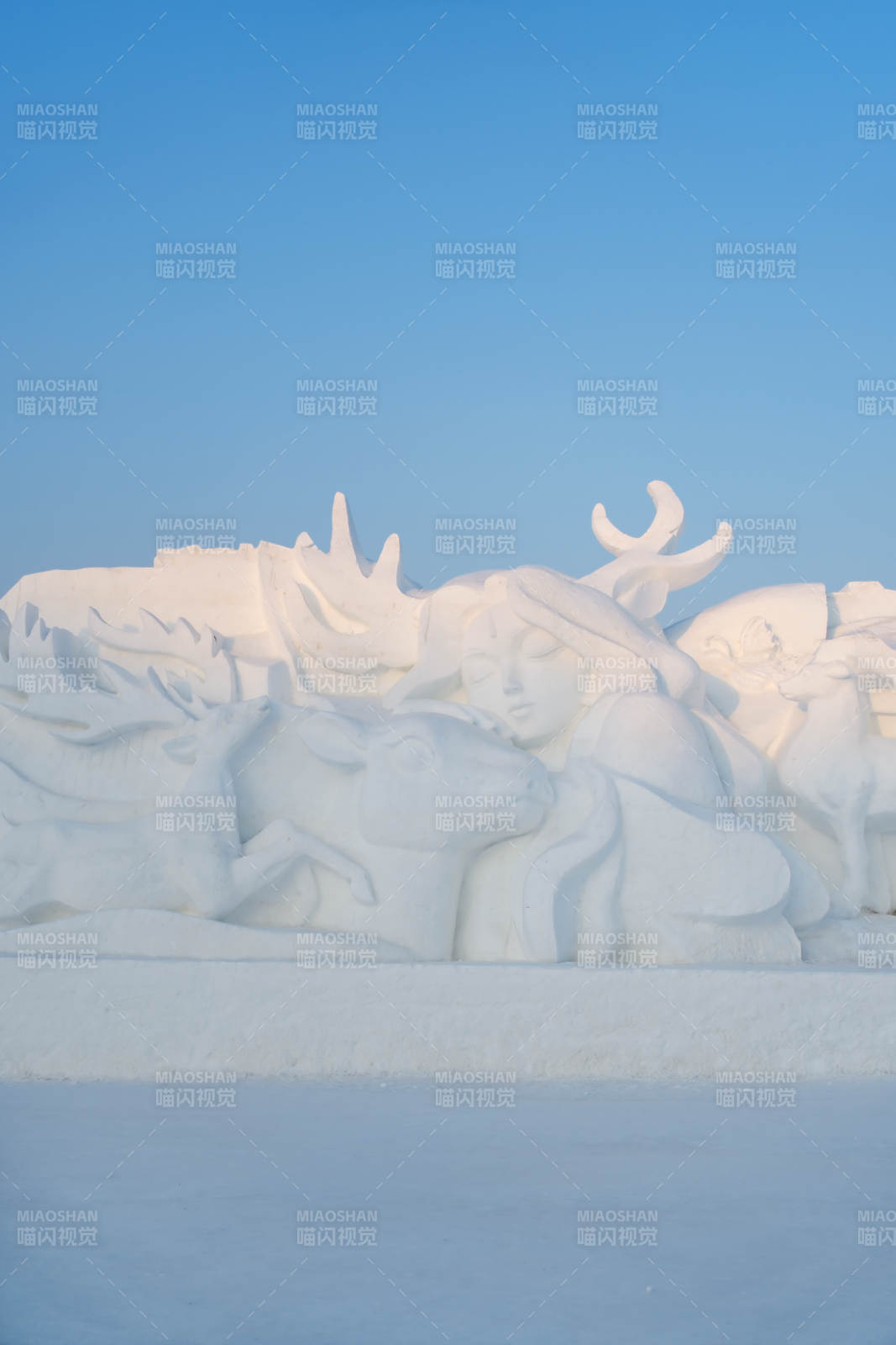 净月潭雪雕艺术 梦幻与宁静图片