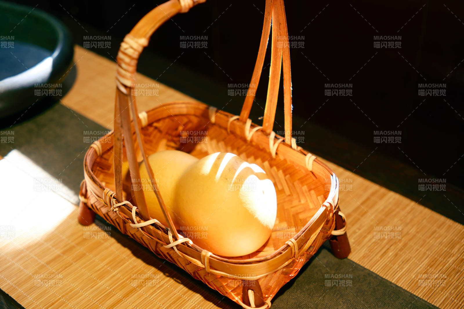竹篮中的葫芦图片