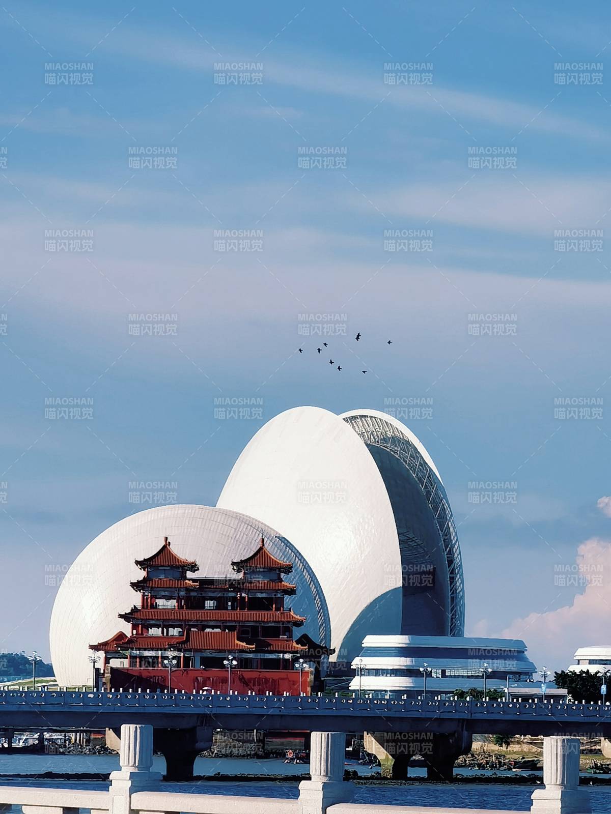 珠海大剧院与古建筑图片