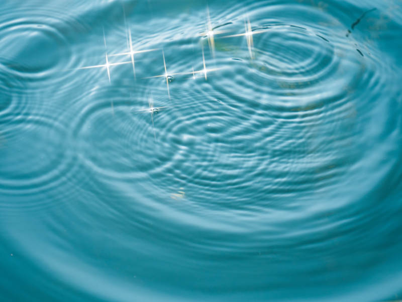 水波荡漾 星光闪烁图片