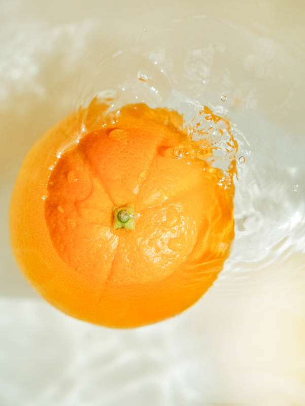 橙子溅水瞬间图片