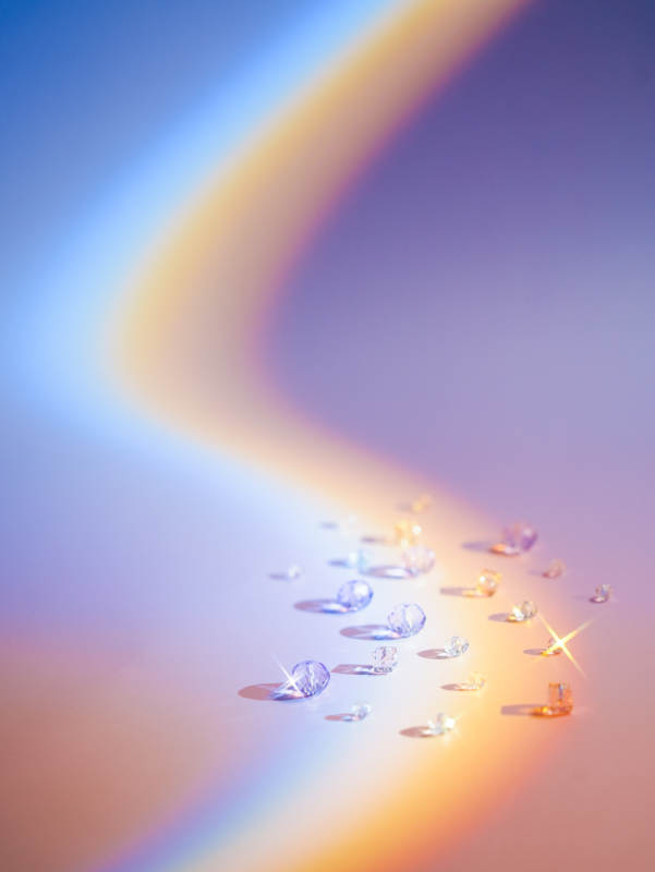 彩虹下的晶莹钻石图片