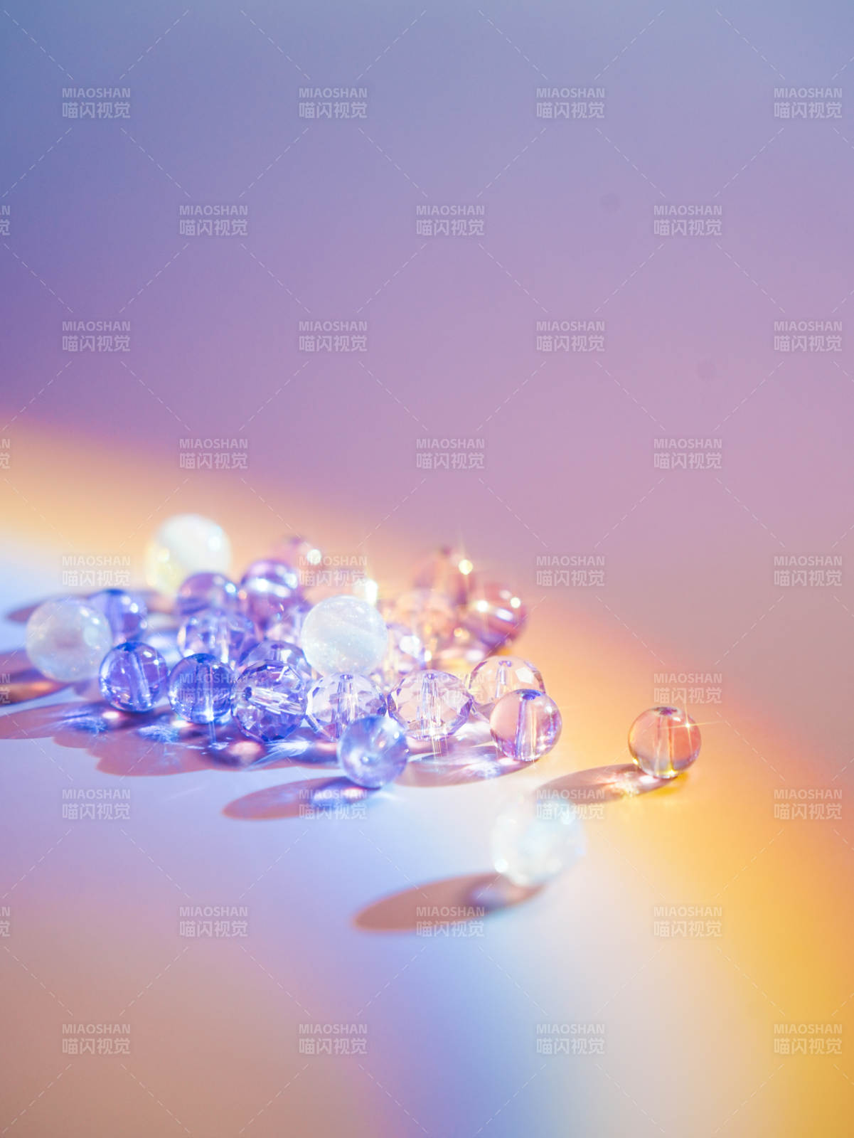 梦幻色彩的水晶珠子图片