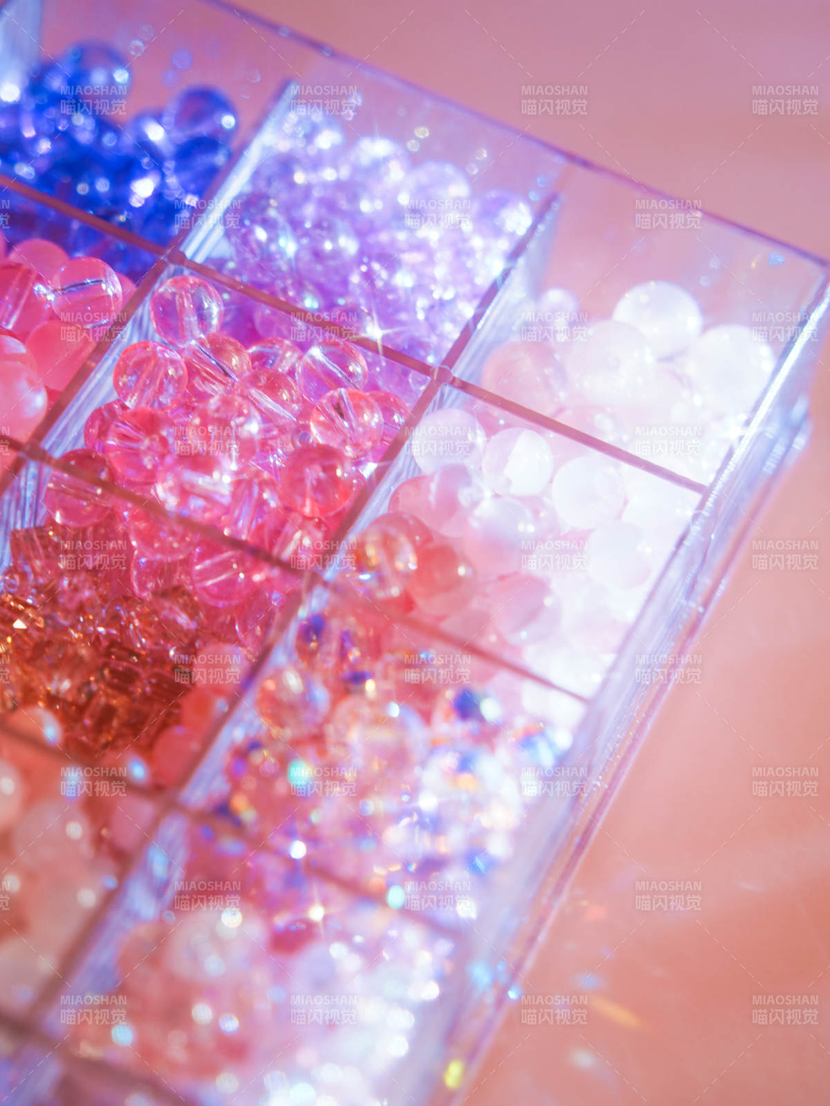 彩色水晶珠分类展示盒图片