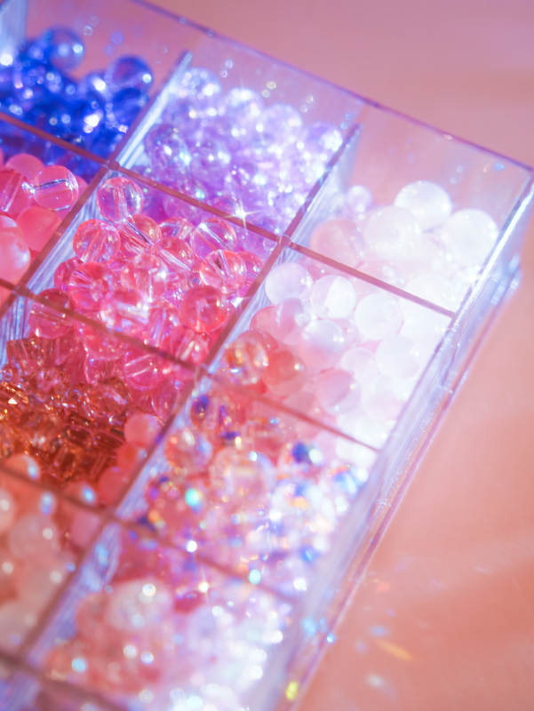 彩色水晶珠分类展示盒图片