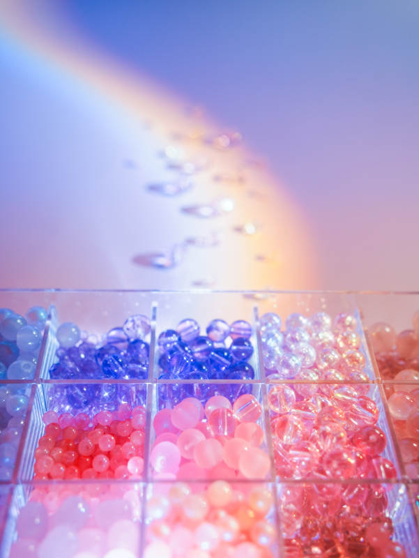 彩虹色珠子的梦幻排列图片