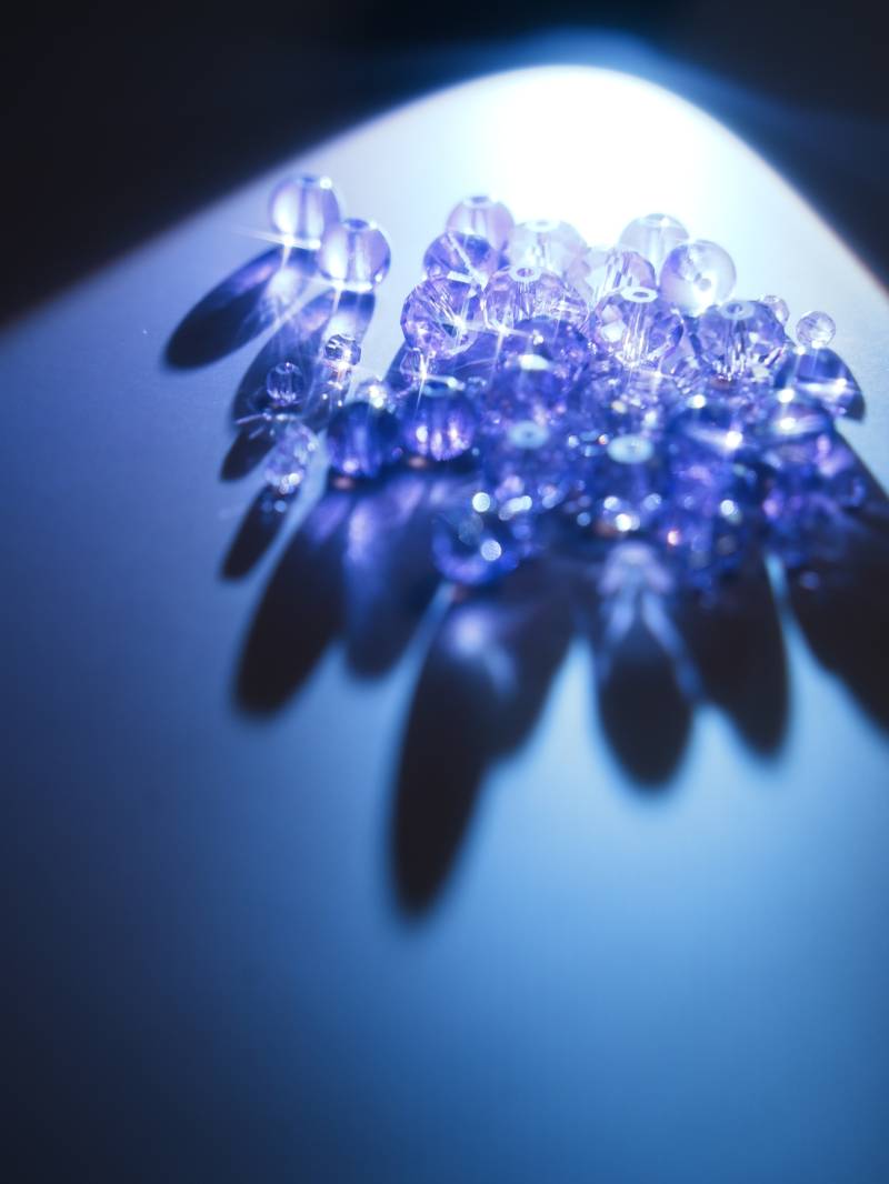 璀璨蓝宝石光芒四射图片